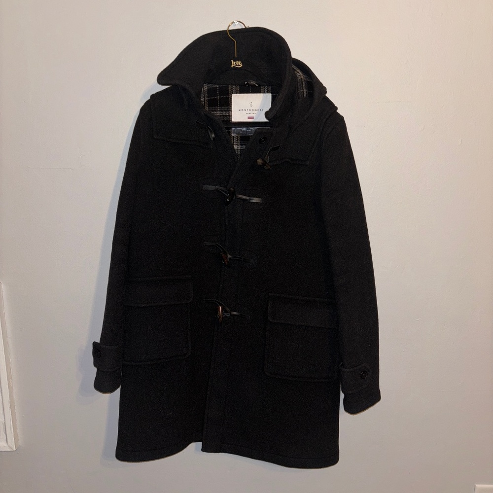 MONTGOMERY ENGLAND Women's Black Toggle Pea Coat